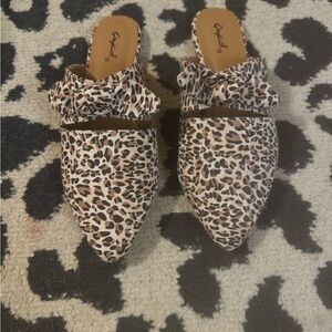 Leopard print mules with bow accent, size 7